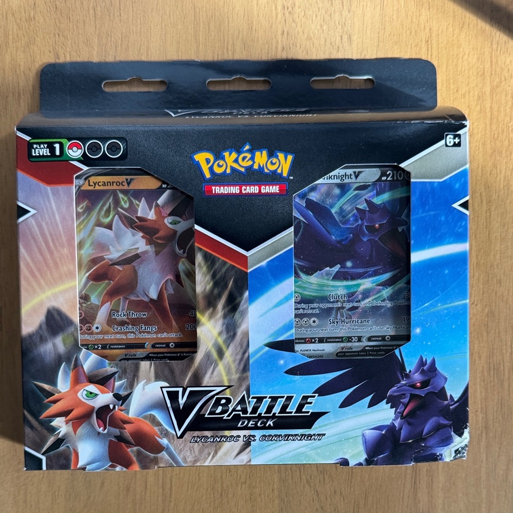Pokémon V Battle Deck - Lycanroc vs. Corviknight